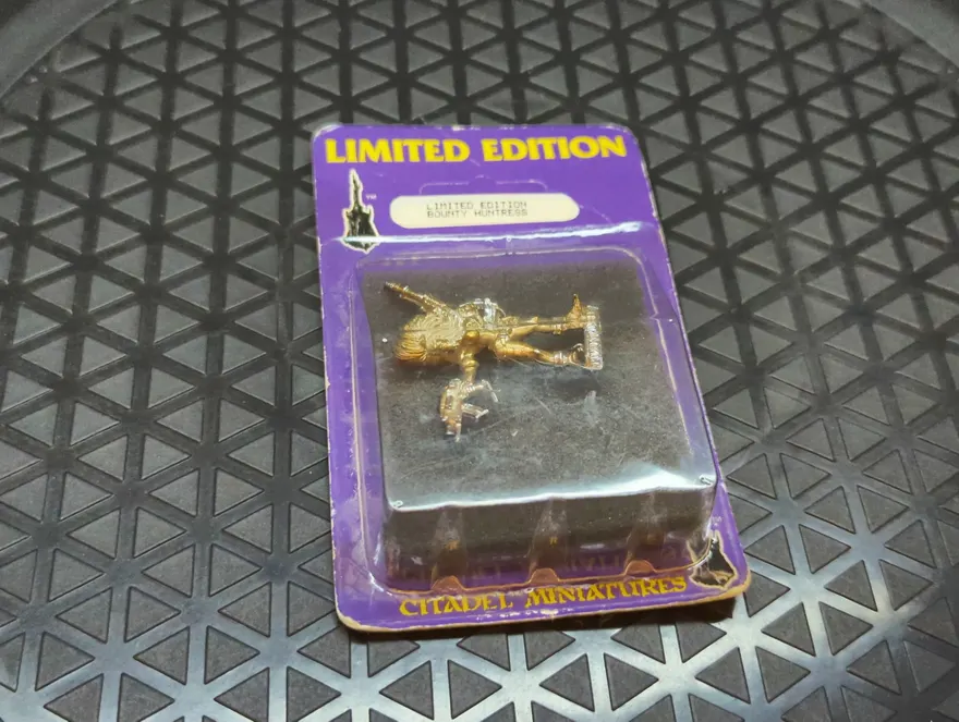 Warhammer Necromunda Necromunda Limited Edition Bounty Huntress x1