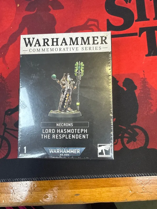Warhammer Commemorative series: Games Workshop Warhammer 40k Lord Hasmoteph The Resplendent Miniature